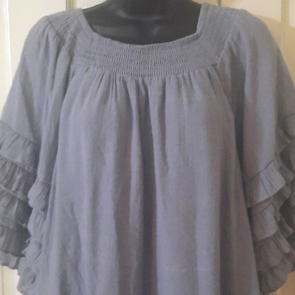 Gray Ruffled 3/4 Sleeve Tunic - Picture 2 of 7